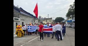 Choy-Lee-Fut-China-2024-desfile-en-kin-mui_original